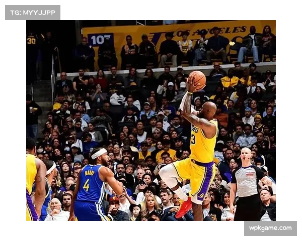 詹姆斯末节统治比赛，湖人险胜勇士